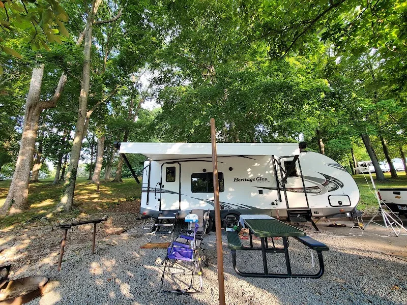Bailey's Point Campground store
